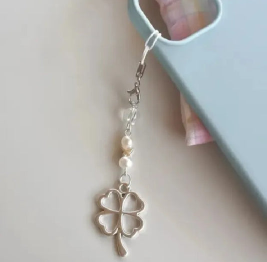 Leaf clover mobile charm 